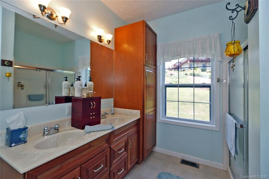 109 Hamlet Park - Photo 14