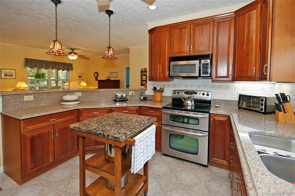 109 Hamlet Park - Photo 4