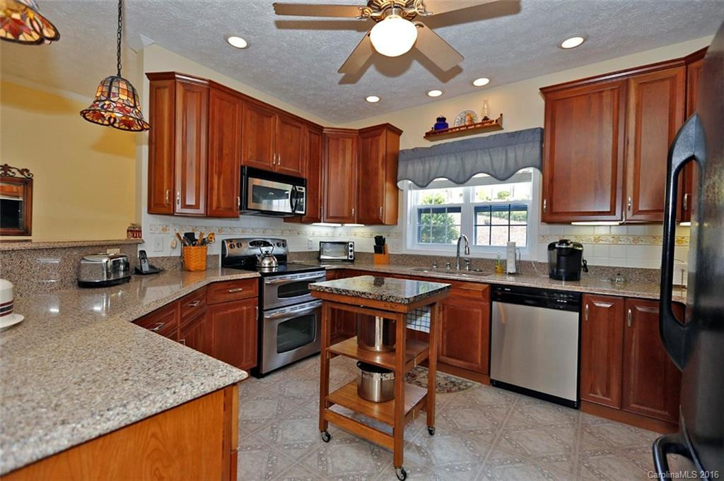109 Hamlet Park - Photo 5