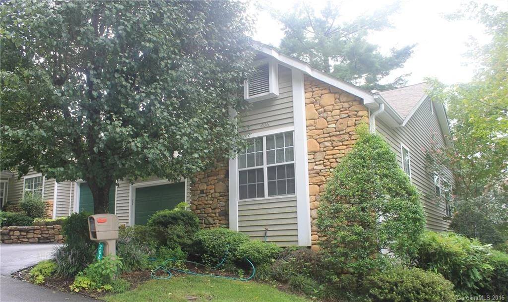 206 Laurel Park Place #11B