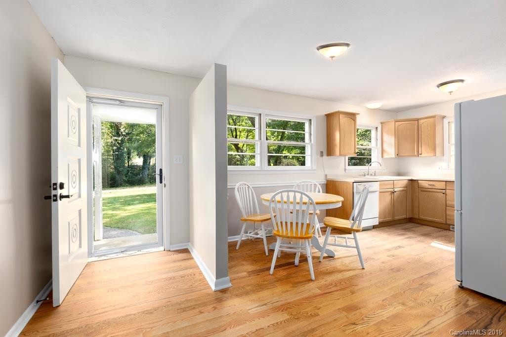 69 English Drive - Photo 2
