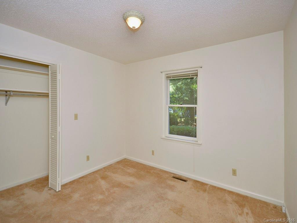 203 Park Lane - Photo 13