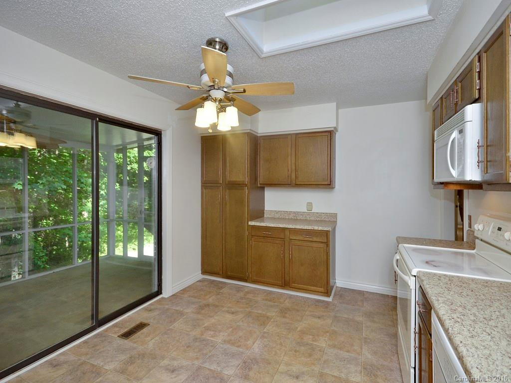 203 Park Lane - Photo 7