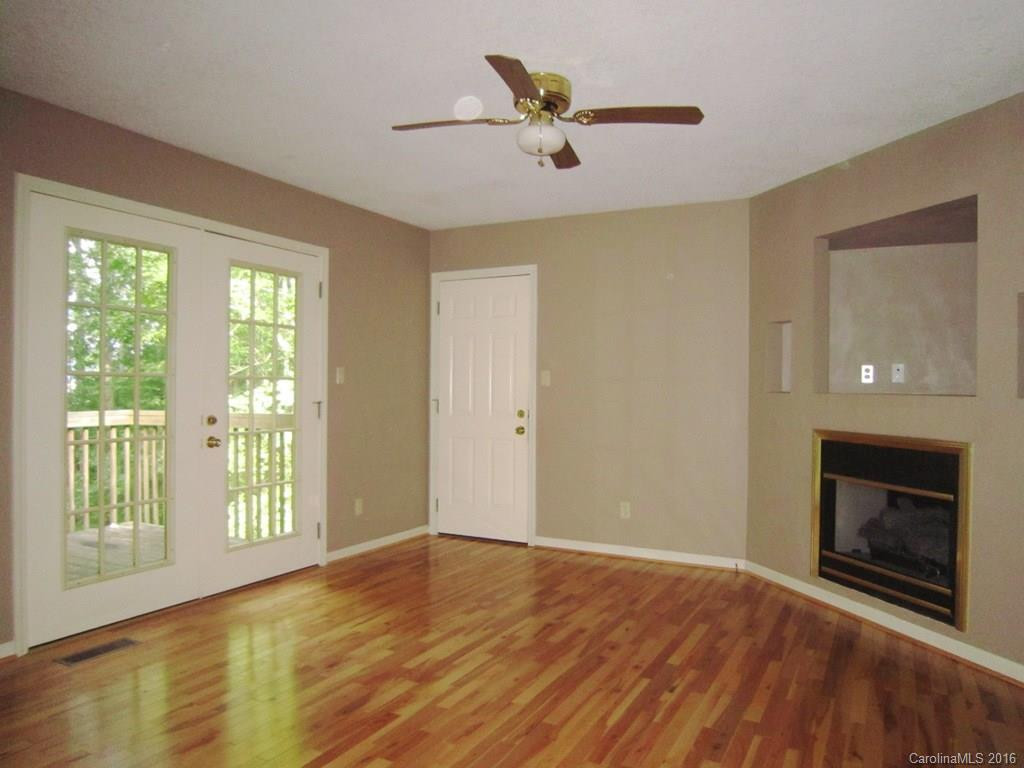 3 Franklin Place - Photo 3