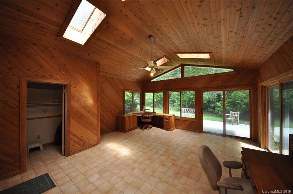 111 Boyd Drive - Photo 3