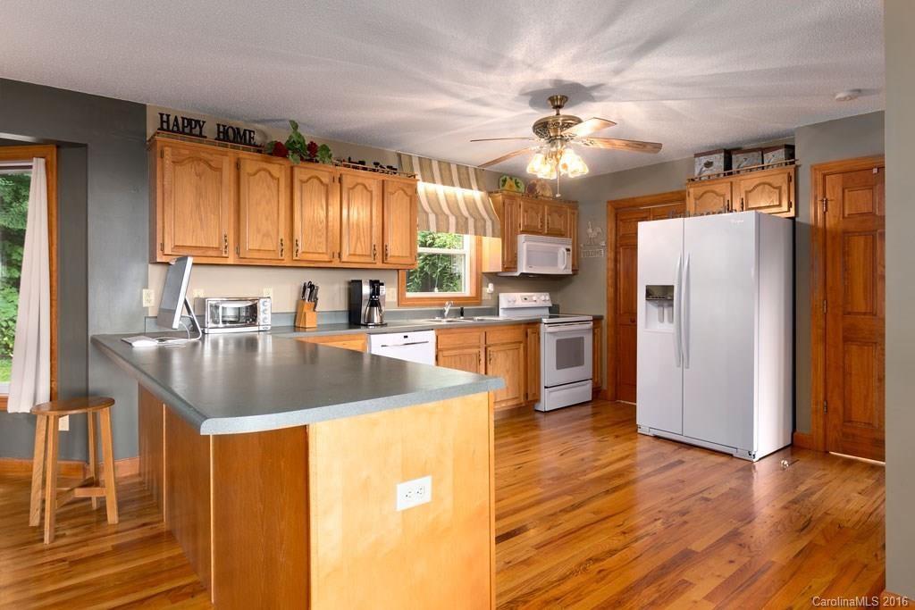 1747 Secluded Valley Road - Photo 8