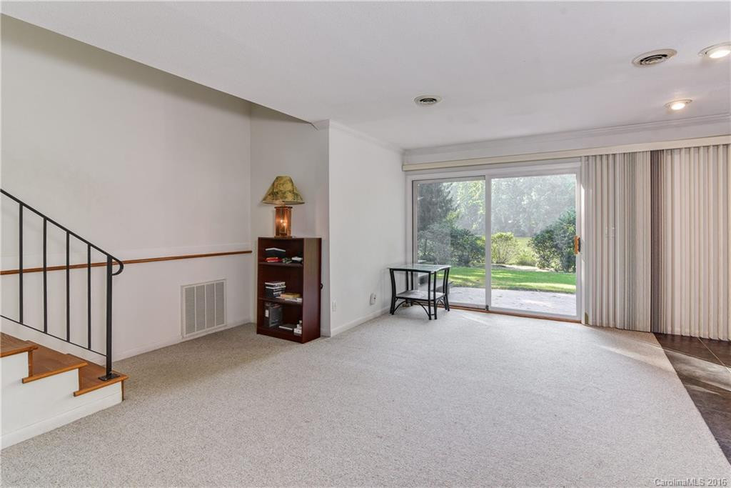 208 North Shore Drive - Photo 11