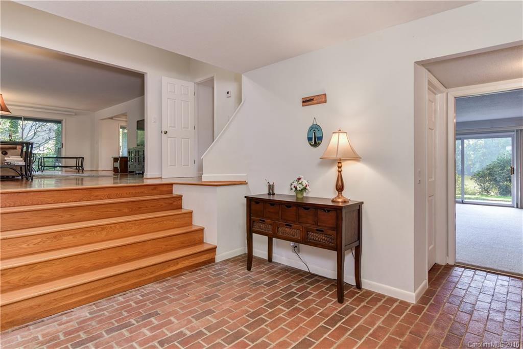 208 North Shore Drive - Photo 3