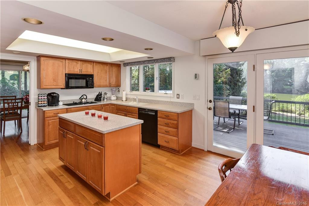 208 North Shore Drive - Photo 6