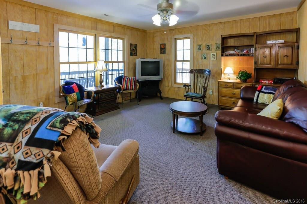 264 Jones Court - Photo 15