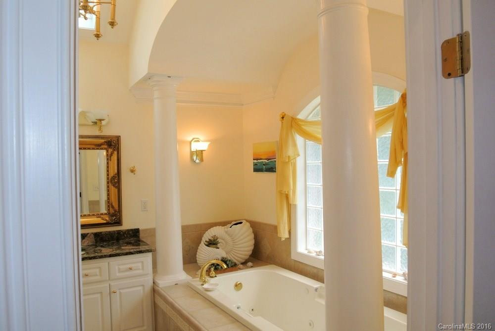 452 Chisholm Trail - Photo 12
