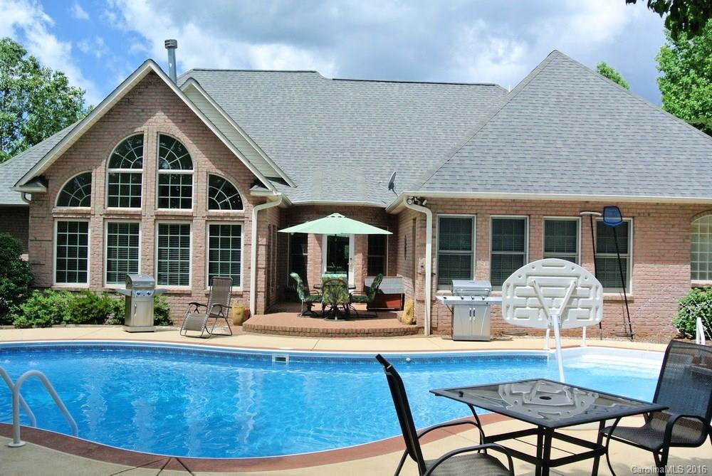 452 Chisholm Trail - Photo 3