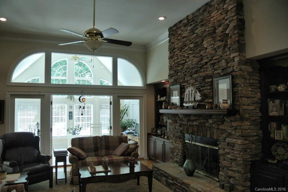452 Chisholm Trail - Photo 4