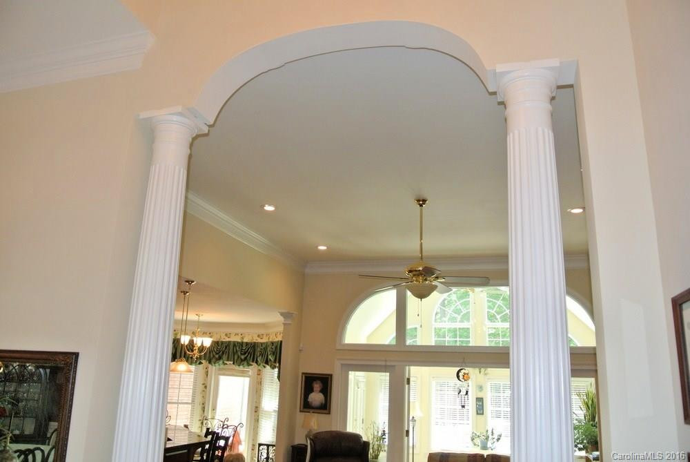 452 Chisholm Trail - Photo 5