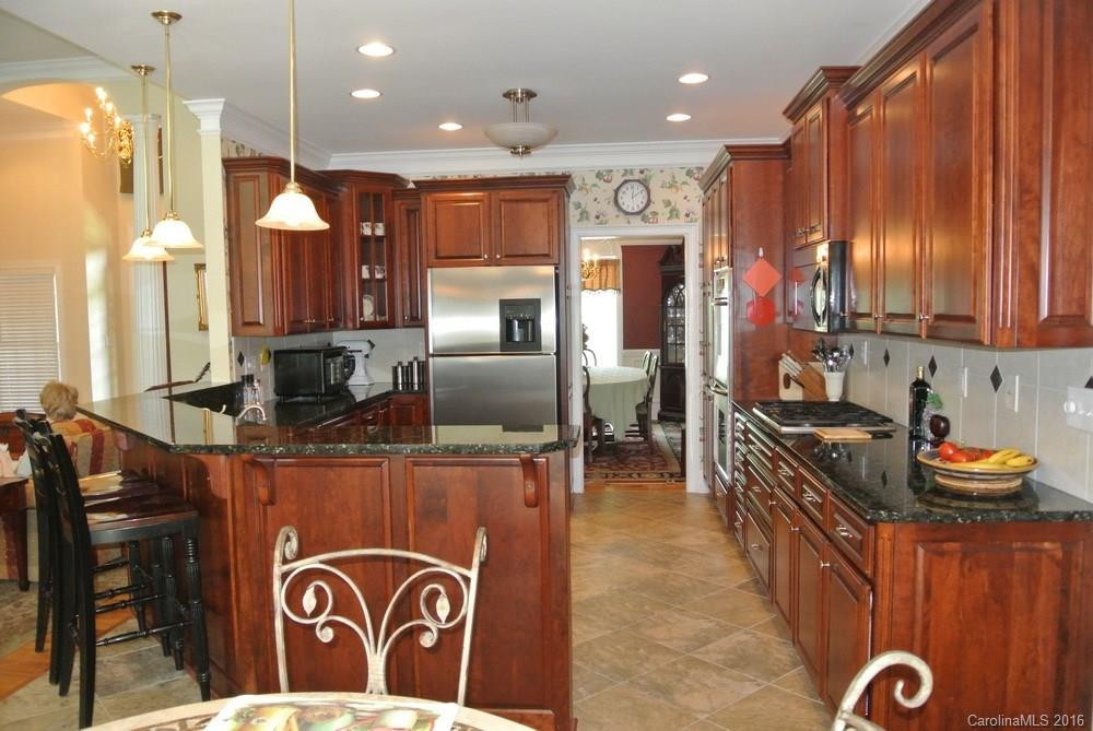 452 Chisholm Trail - Photo 7