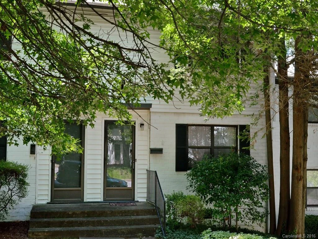 615 Biltmore Avenue #D5
