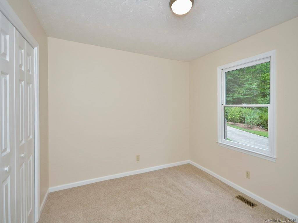 15 Falling Oak Lane - Photo 13