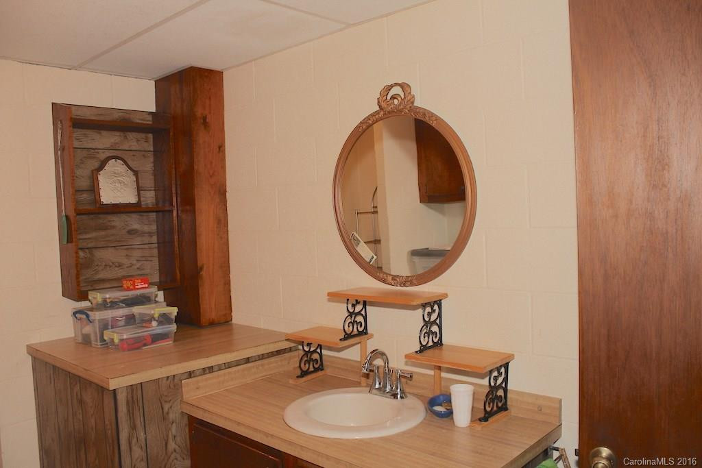 5269 US 221 Highway - Photo 14