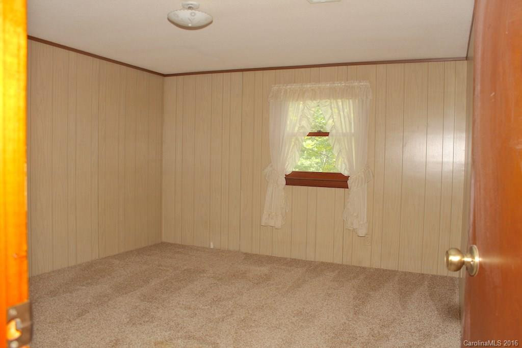 5269 US 221 Highway - Photo 18