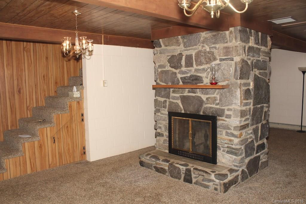 5269 US 221 Highway - Photo 10
