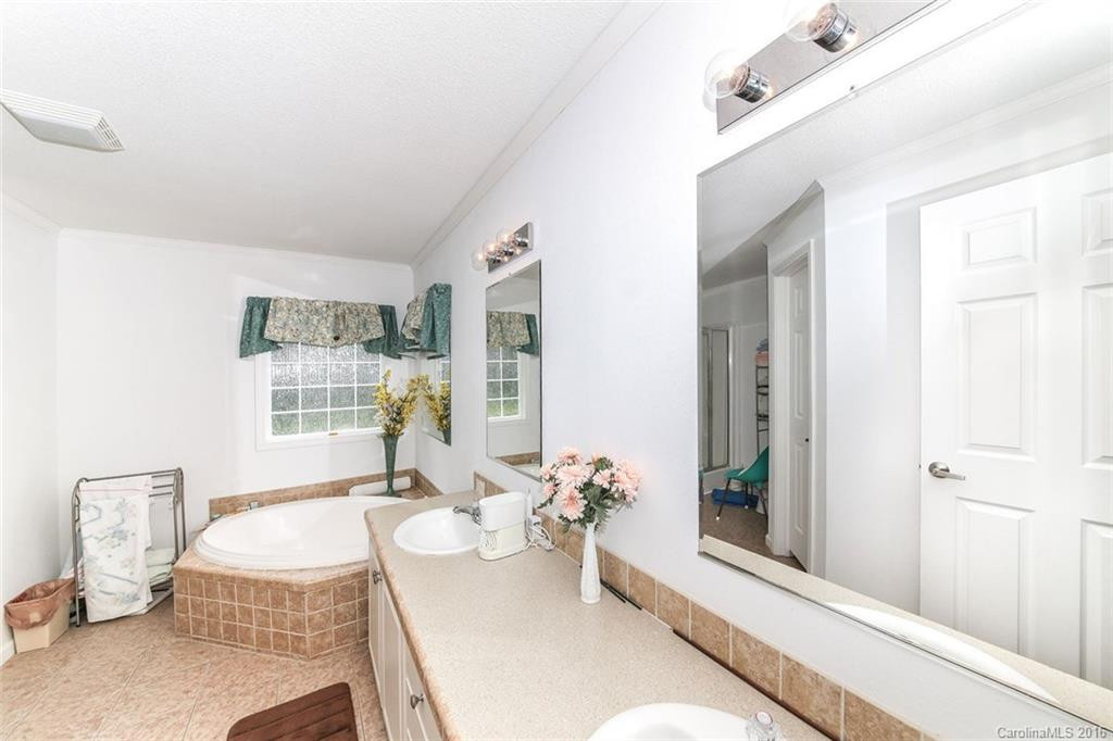 114 Chelsea Nix Lane - Photo 18