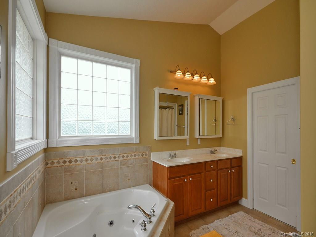 9 Forest Ridge Drive - Photo 13