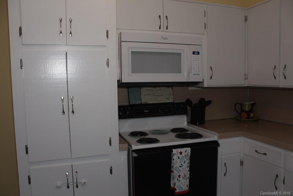 330 Bodie Avenue - Photo 7
