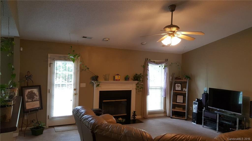 85 English Oak Road - Photo 3