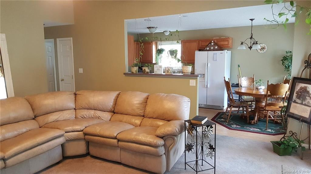 85 English Oak Road - Photo 4