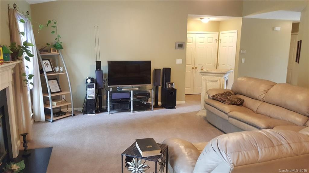 85 English Oak Road - Photo 5