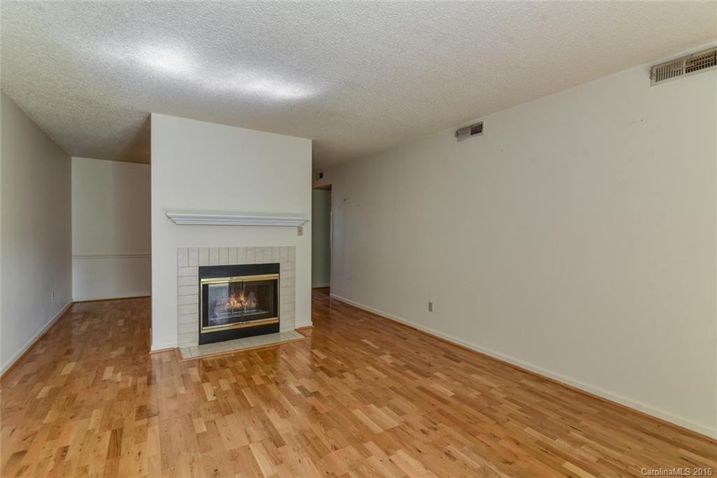 203 Abbey Circle #203 - Photo 8