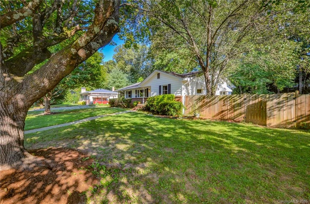 9 Deanwood Circle