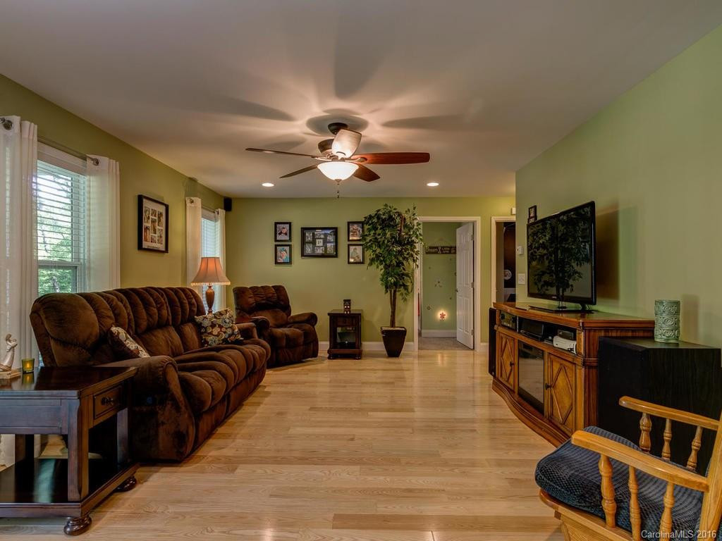 139 Fairmont Road - Photo 4