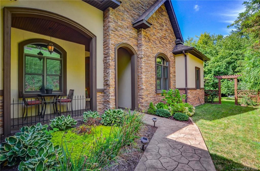 64 McIntyre Drive - Photo 2