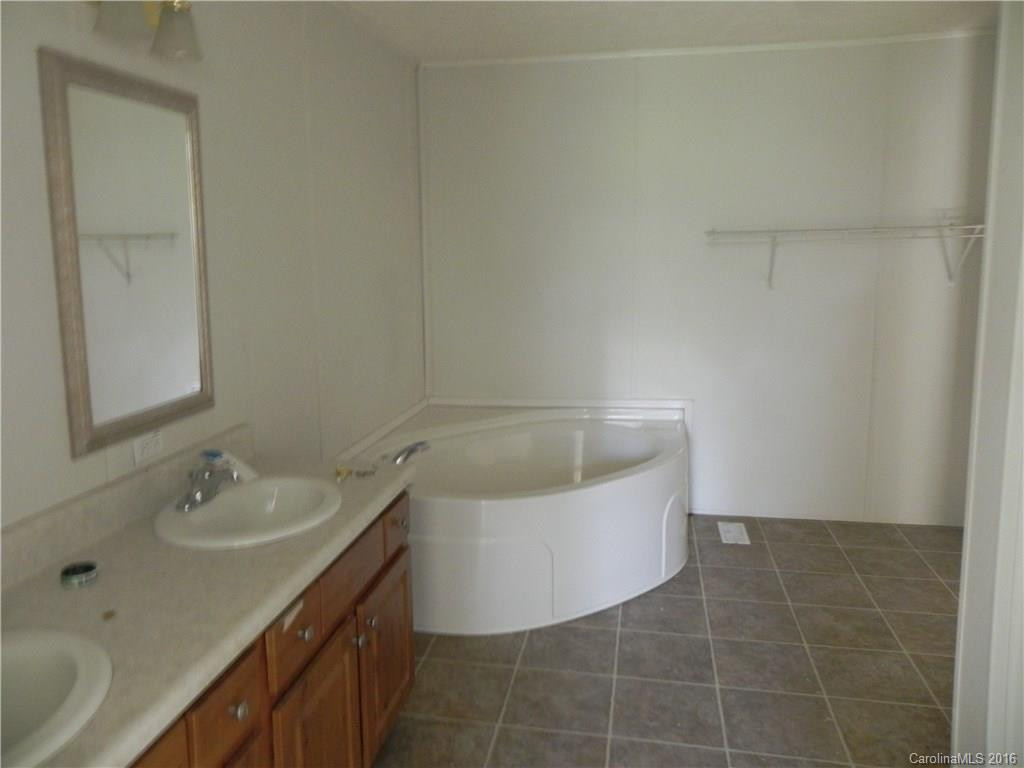 140 Bennick Drive - Photo 7