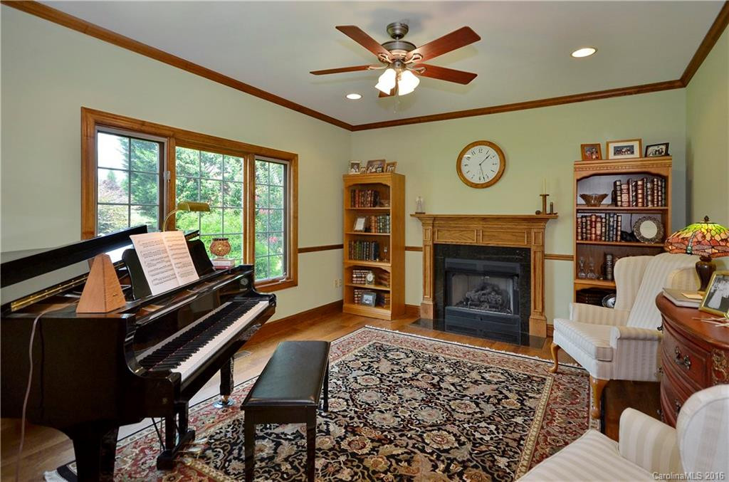 18 Cromwell Lane - Photo 5