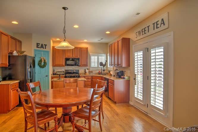 88 Roanoke Road - Photo 7