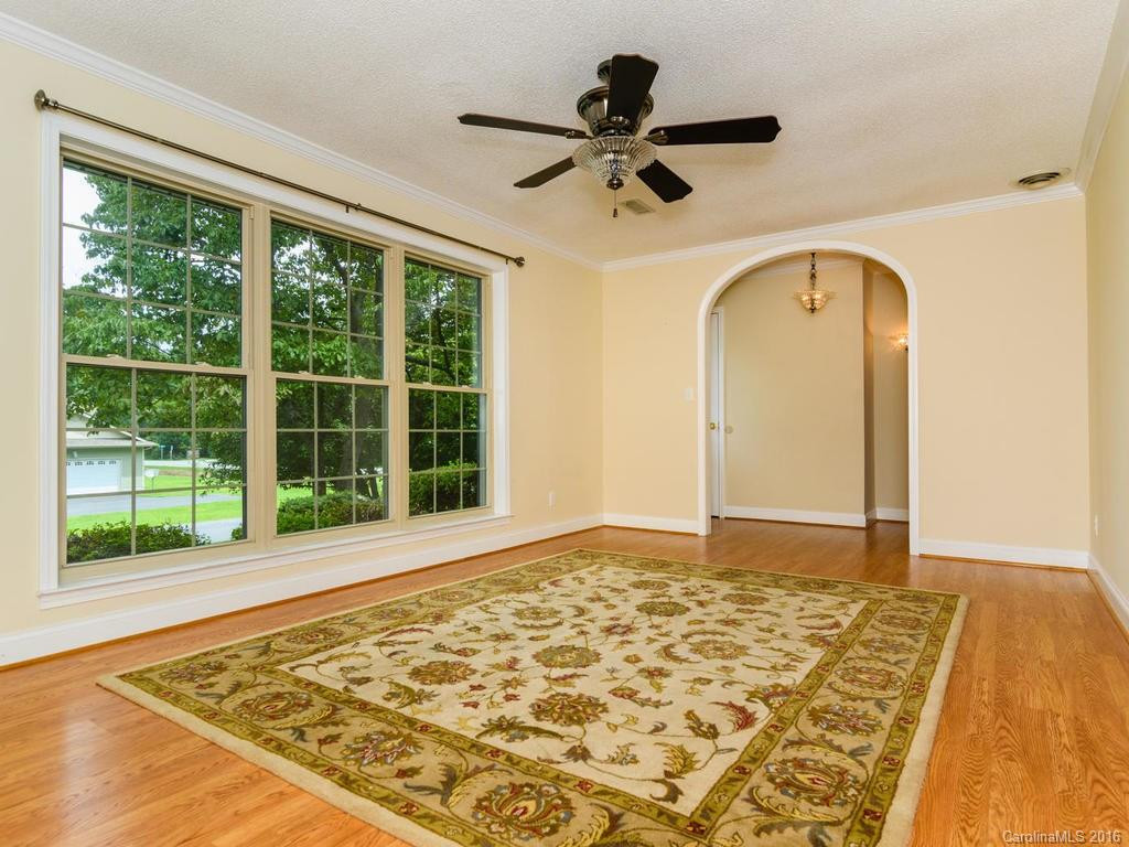 101 Pinehurst Drive - Photo 5