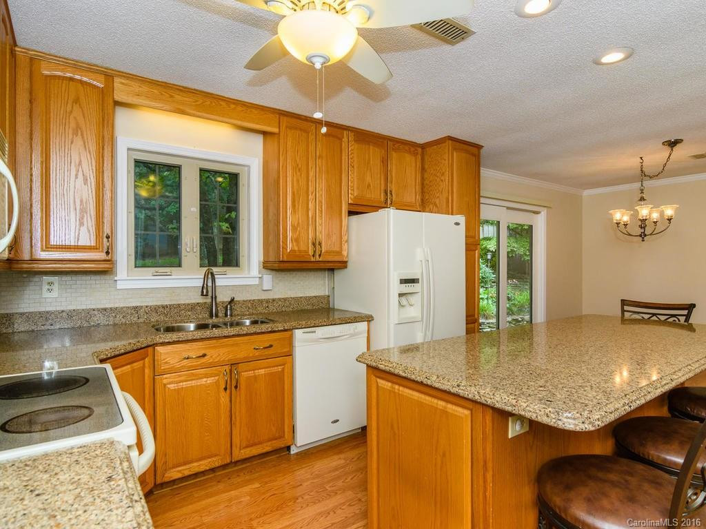 101 Pinehurst Drive - Photo 8