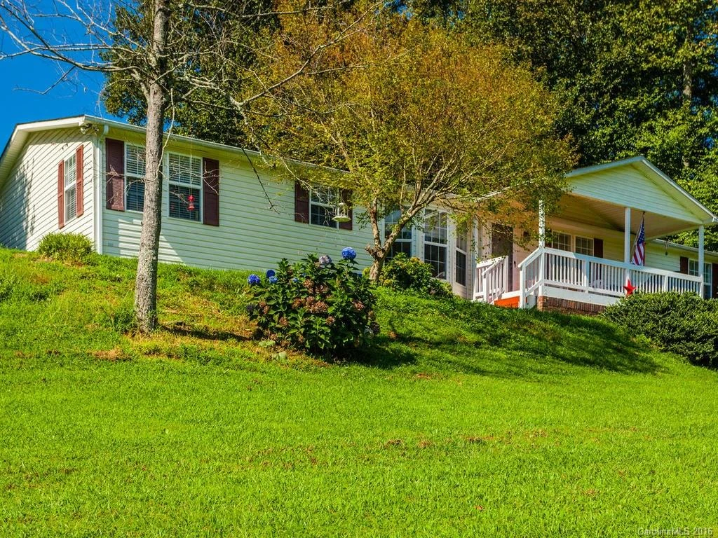 842 Apple Valley Road