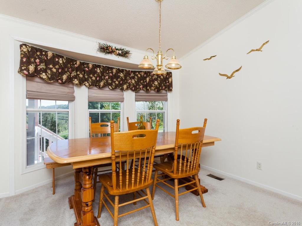 842 Apple Valley Road - Photo 12