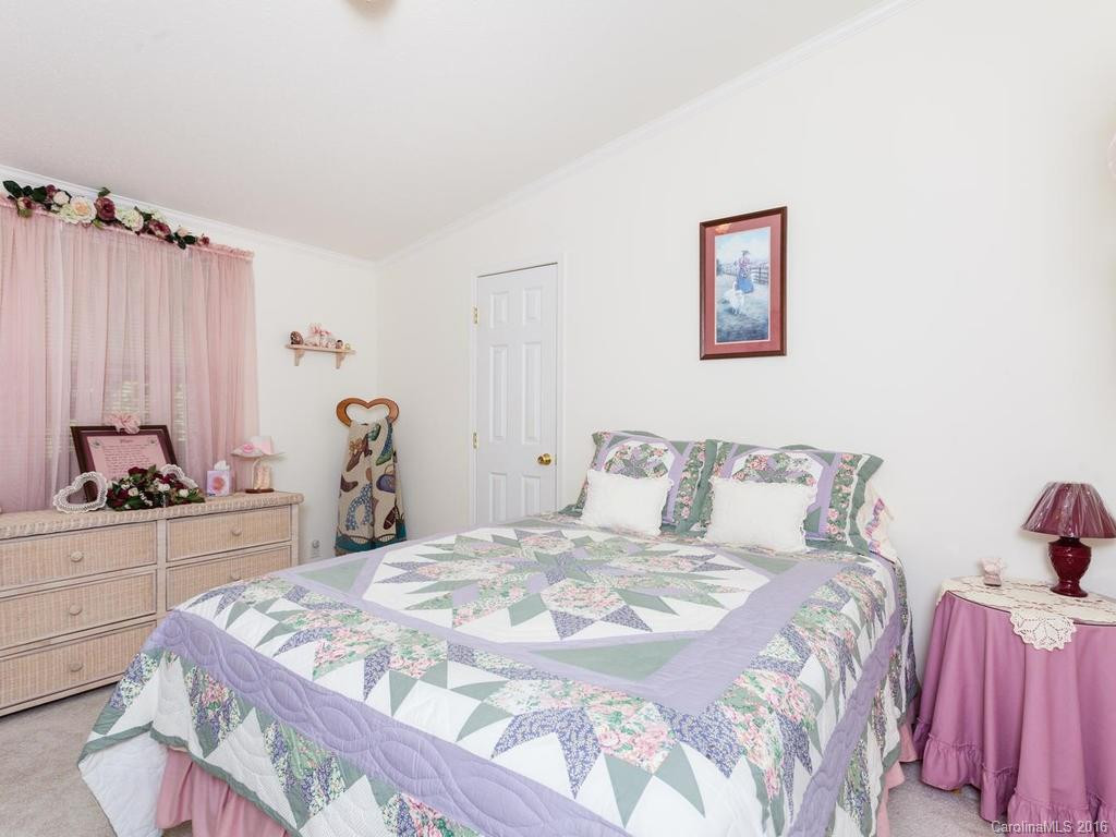 842 Apple Valley Road - Photo 16