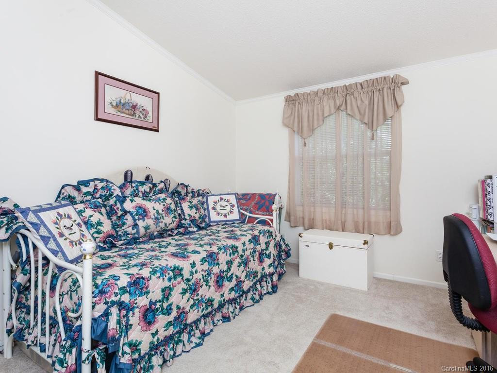 842 Apple Valley Road - Photo 17