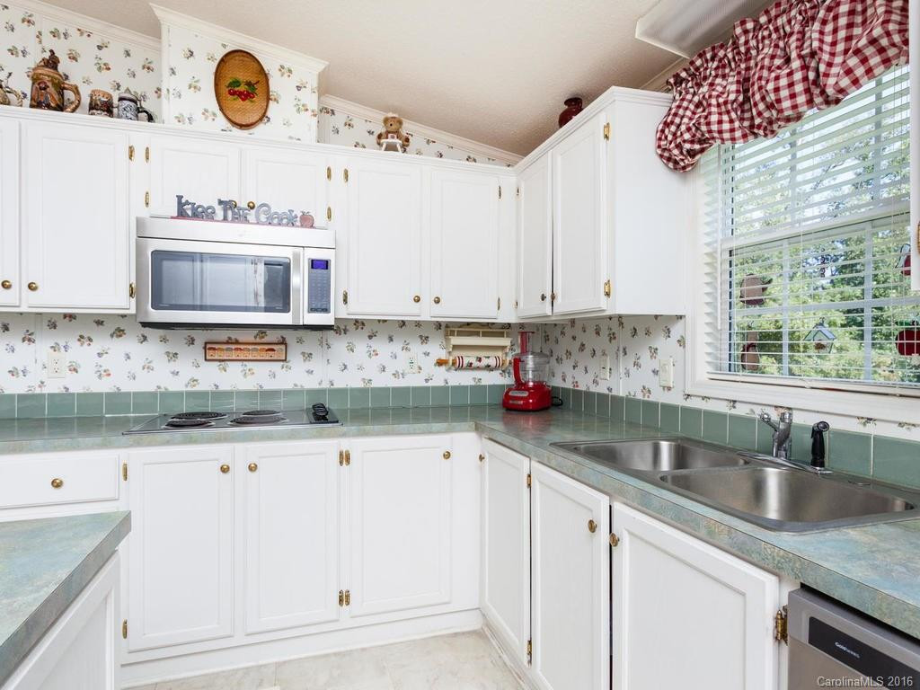 842 Apple Valley Road - Photo 9