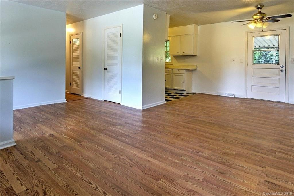 205 Ewart Drive - Photo 5