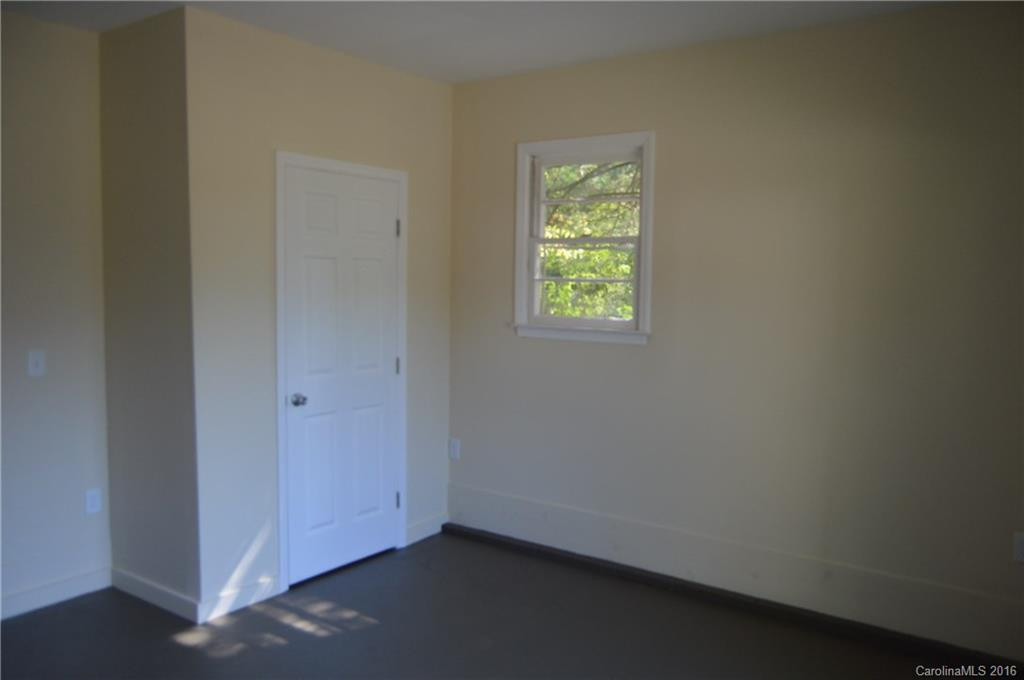 205 Ewart Drive - Photo 7
