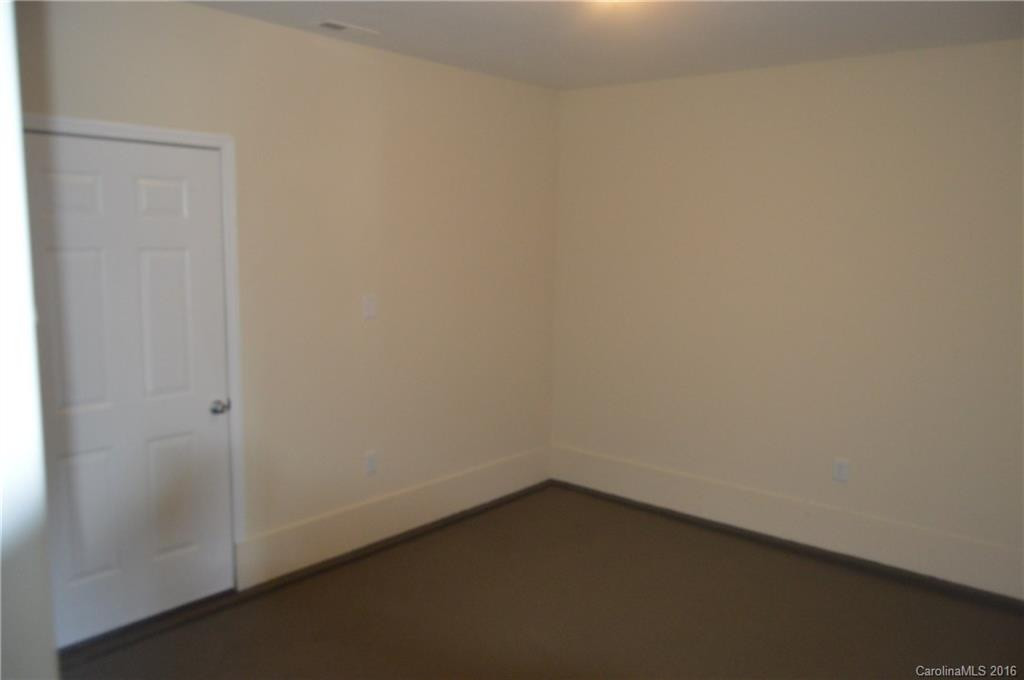 205 Ewart Drive - Photo 9