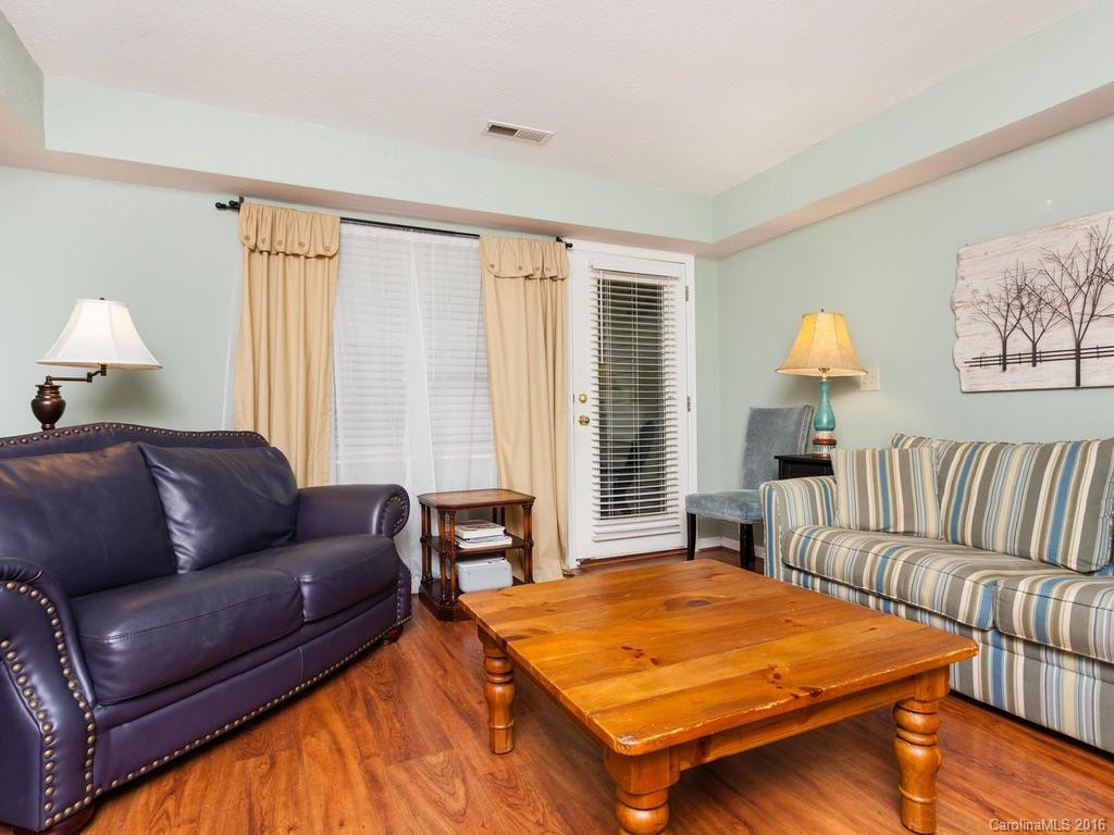 402 Carlyle Way #402/D - Photo 5
