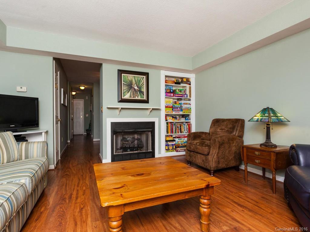 402 Carlyle Way #402/D - Photo 6