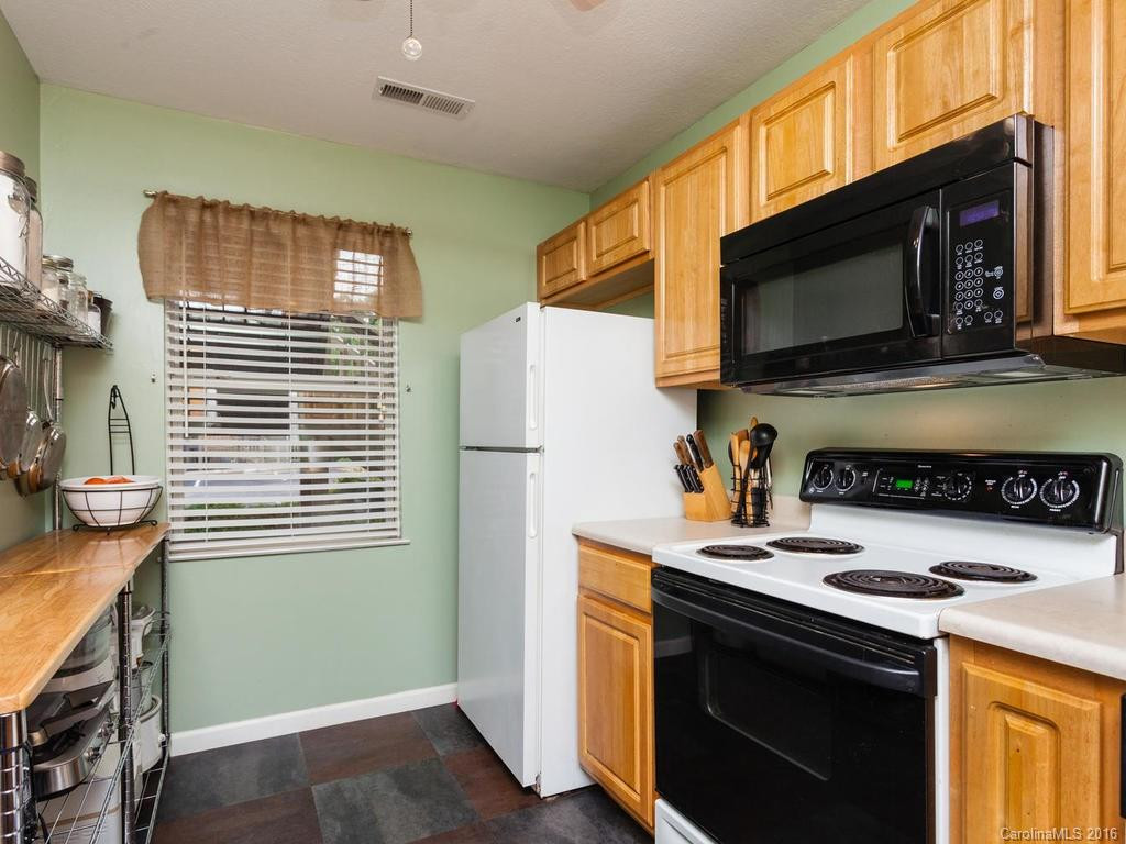 402 Carlyle Way #402/D - Photo 10